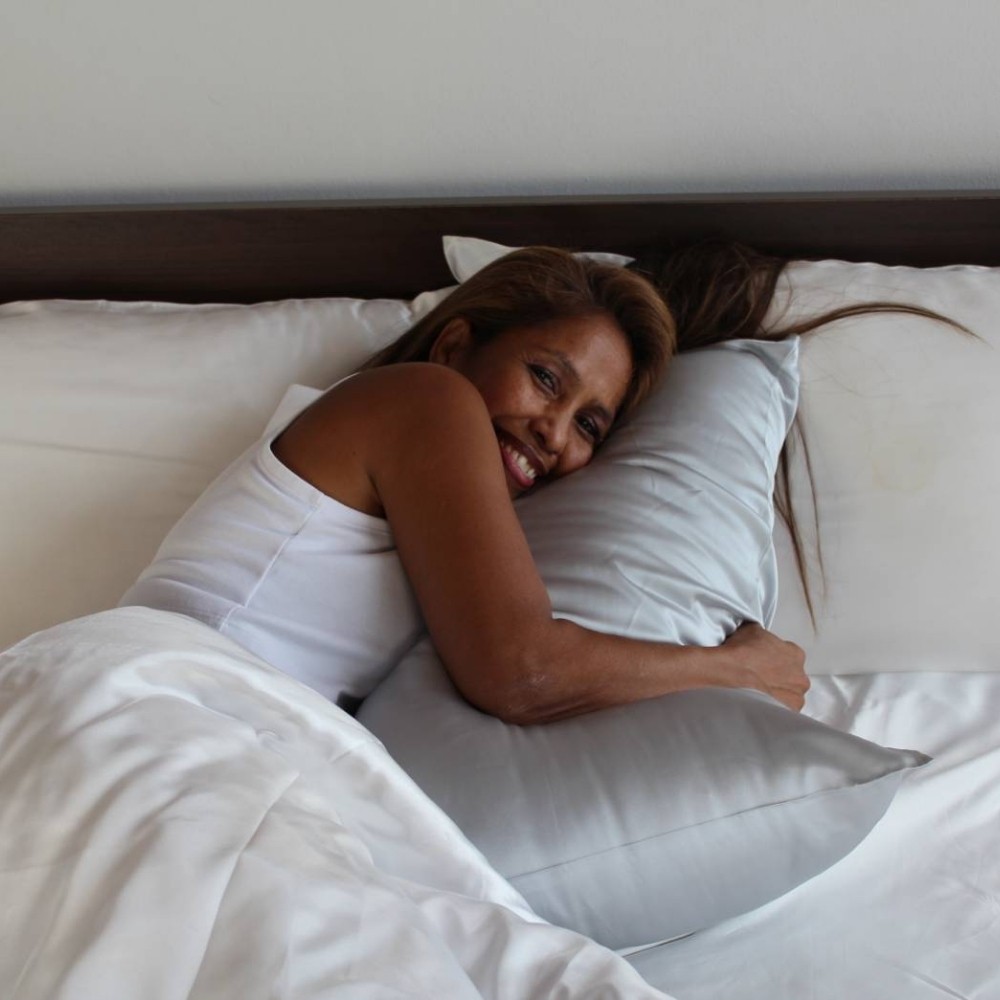 Silver Silk Pillowcase: image 2